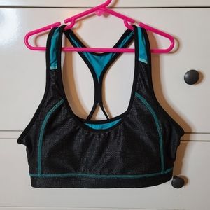 New Avia sports bra with pocket